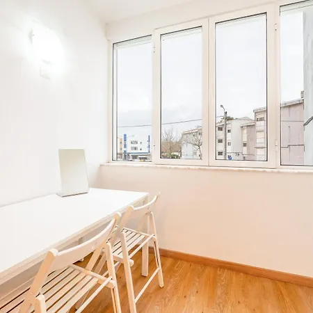 Guestready - Spacious Near Centre * Кашкайш