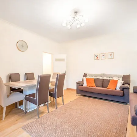 Апартаменты Guestready - Spacious Near Centre *