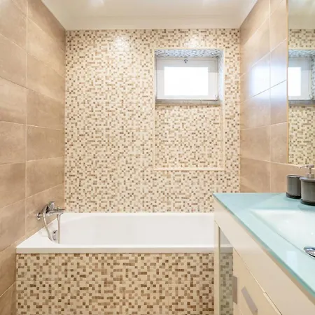 Guestready - Spacious Near Centre Апартаменты *