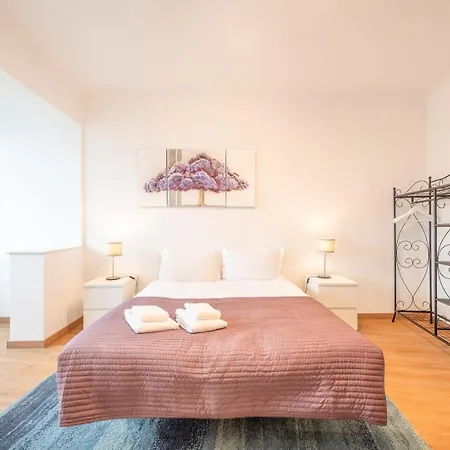 Апартаменты Guestready - Spacious Near Centre *