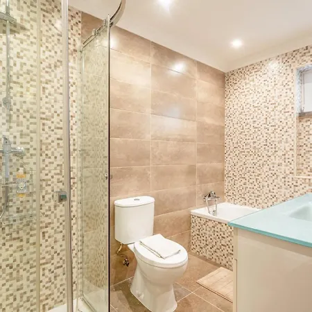 Guestready - Spacious Near Centre Кашкайш